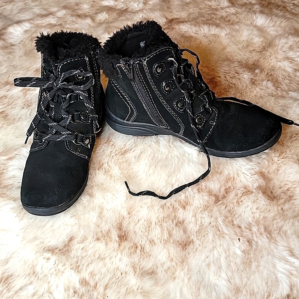 Earth Origins Black Ankle lace up boots sz 8m